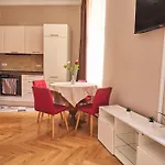 Lux * برلين