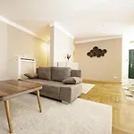 Lux شقة