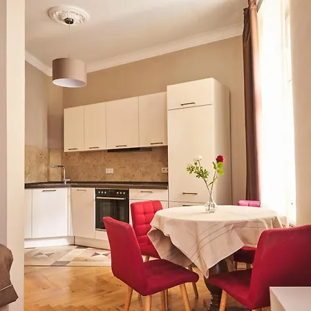 Lux Apartman *